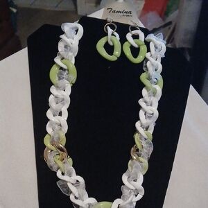 White and Green Vintage Necklace Set